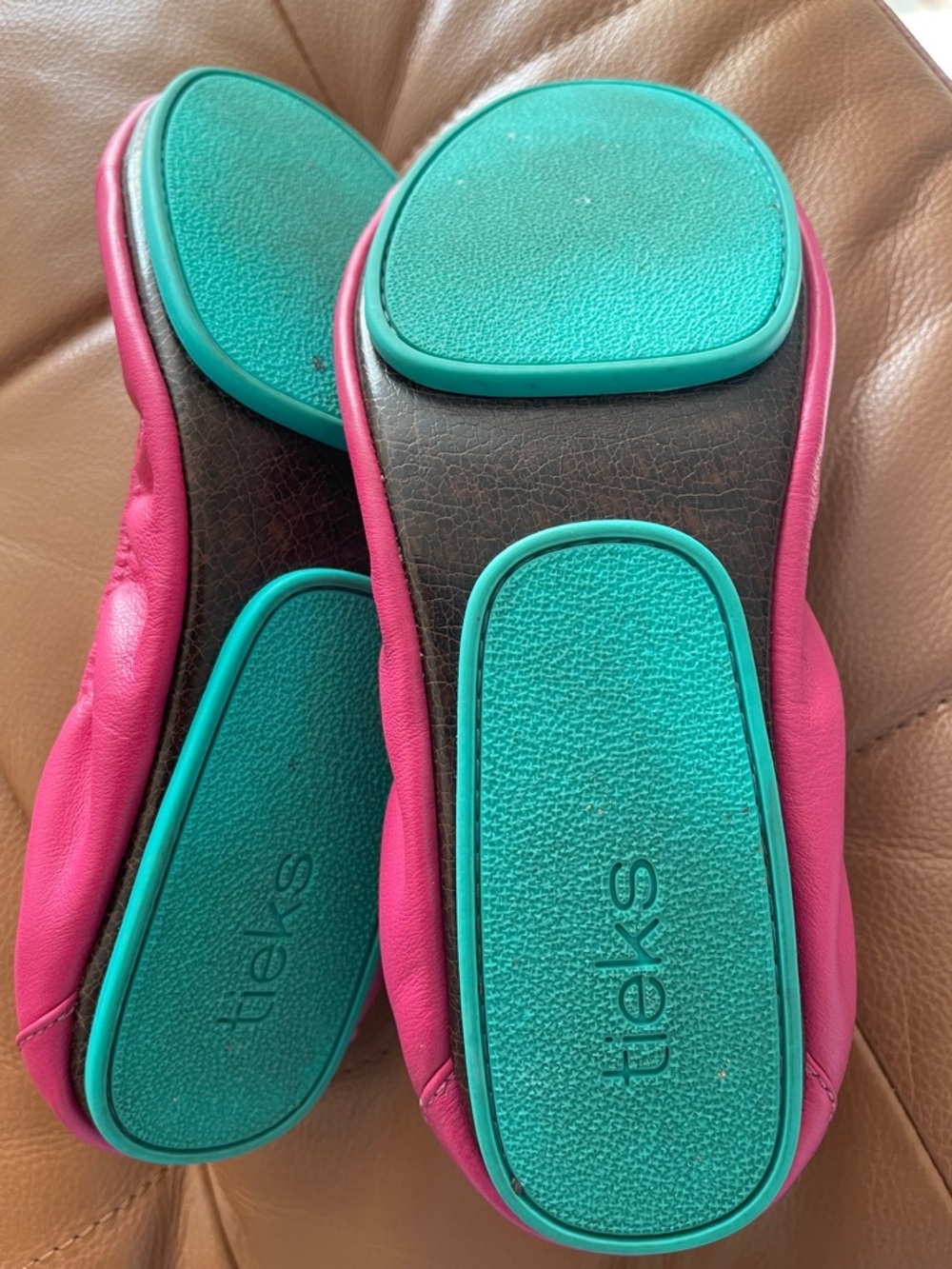Tieks by Gavieli Women's Hot Pink Leather Ballet Flats with Turquoise Sole - Picture 13 of 13
